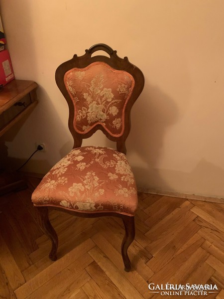 Neo-baroque chair