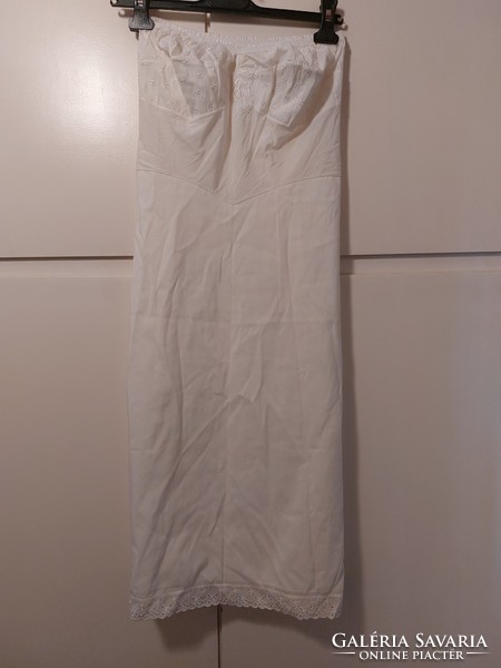 Beautiful vintage usa casual embroidered satin dress size 40-42