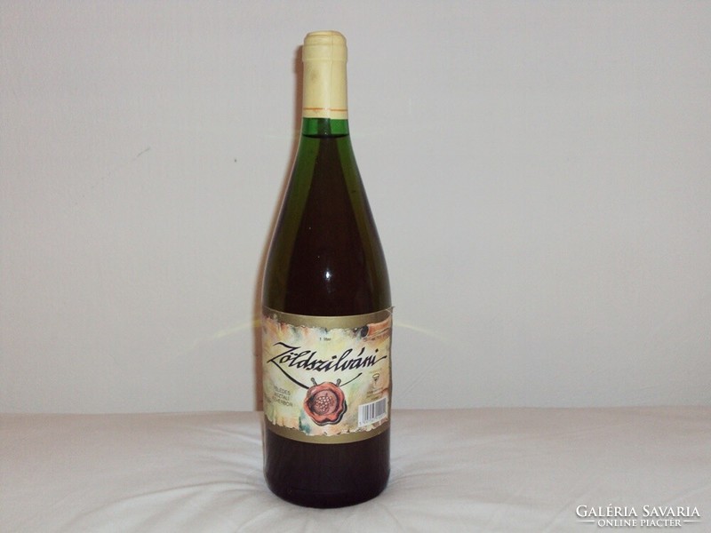 Retro üveg palack - Zöldszilváni Félédes asztali fehér bor 1990-es évek elejéről 1 liter bontatlan