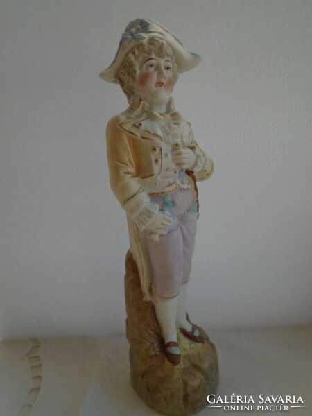 XIX. századból származó figurális szobor