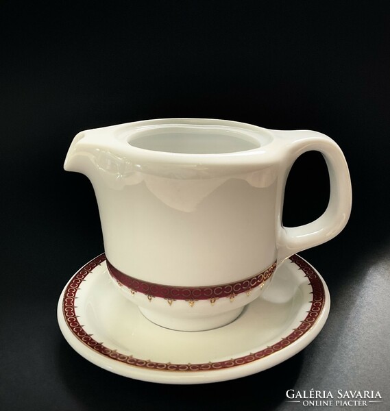 Alföldi showcase uniset with pouring saucer plate with burgundy gold pattern
