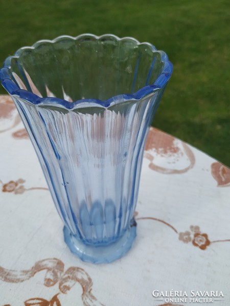 Retro kék, bordázott üveg váza eladó!