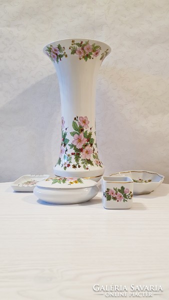 Old, flawless, pink-flowered 5-piece raven house set. Vase, serving bowl, ashtray, bonbonier ,.