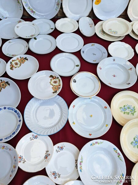 Vegyes tányér tányérok kínáló Alföldi Centrum Varia napocskás  mélytányér süteményes tányér