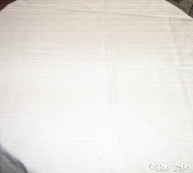 Cute white damask tablecloth