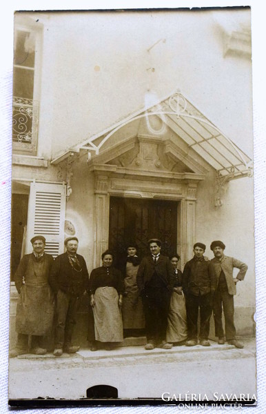 Antique French postcard photo shop ? His workers around 1910