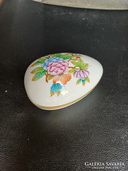 Egg bombonier with Victoria pattern from Herend