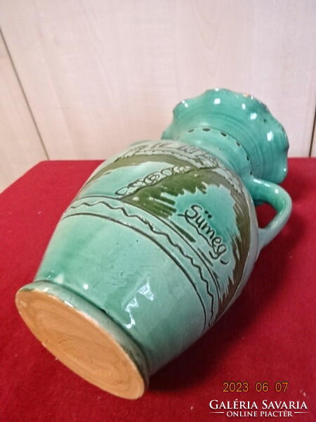 Zöld mázas kerámia váza, Sümeg felirattal és látképpel. Jókai.