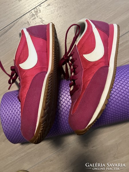 NIKE 41-es női sportcipő