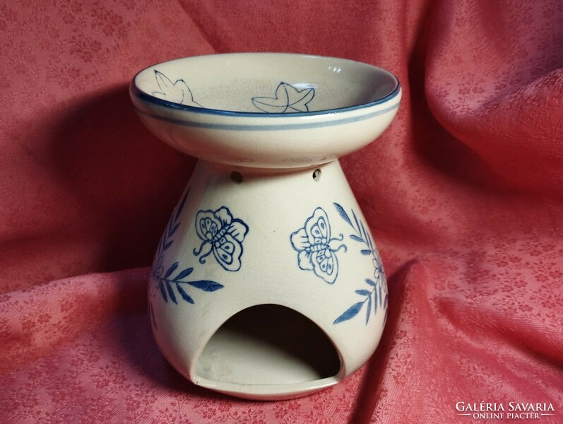 Ceramic scented candle holder