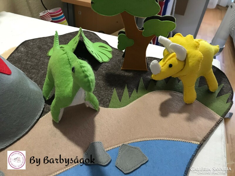 Dino world - felt toy