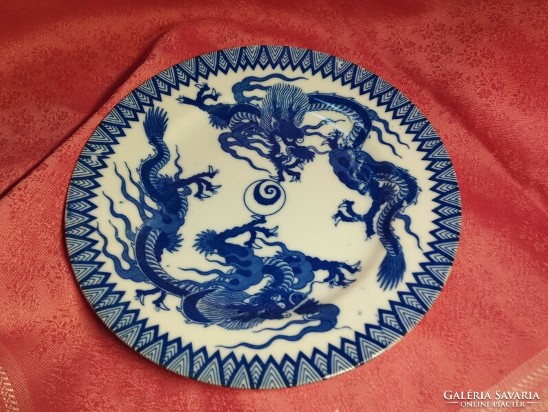 Porcelain Japanese plate with a dragon pattern