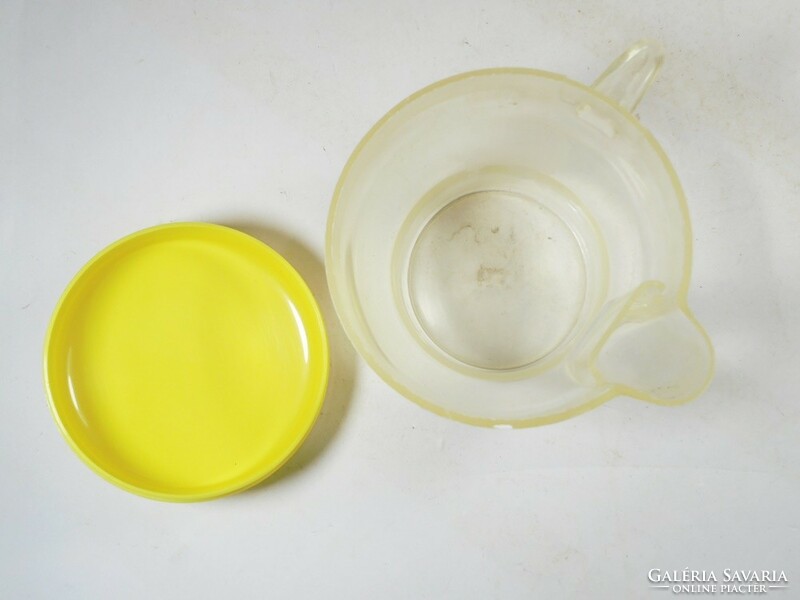 Retro old plastic kitchen sugar container with lid - approx. From the 1970s