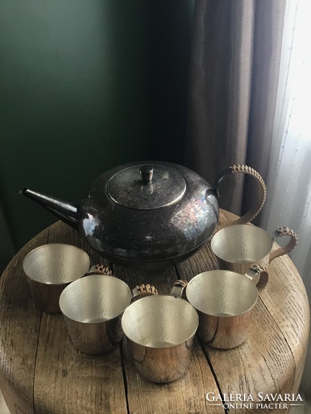 Régi ezüstözött teás kanna poharakkal