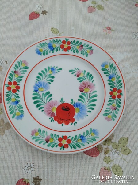 Old Hólloháza porcelain hand-painted wall plate with Mezőkövesd pattern for sale!