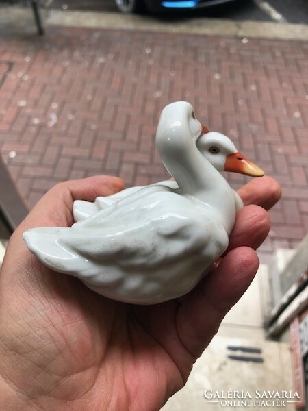 Pair of antique porcelain ducks from Herend, designed by Sándor Keleti, 10 x 7 cm
