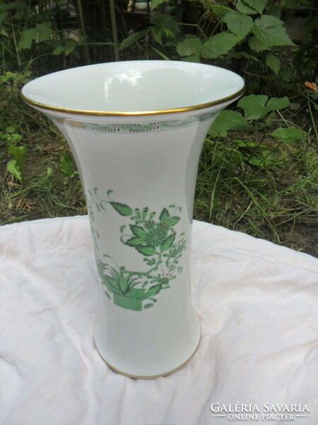 Vase with Herend green apponyi pattern