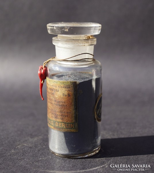 Antique German pharmacy label pharmaceutical bottle in original unopened condition schering kahlbaum ag