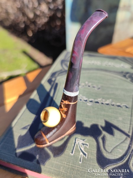 Pipes/opium pipes and other smoking accessories