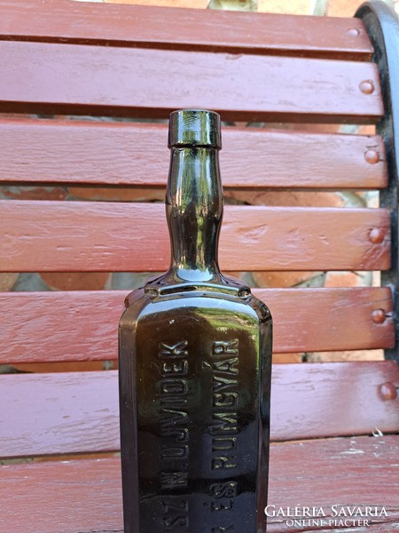 Ritka Gyűjtői  Grausz N. Ujvidék  Likőr és Rumgyár  Specialität Különlegesség likőrös üveg