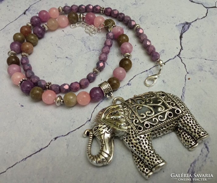 Semi-precious stone with string of pearls - elephant pendant