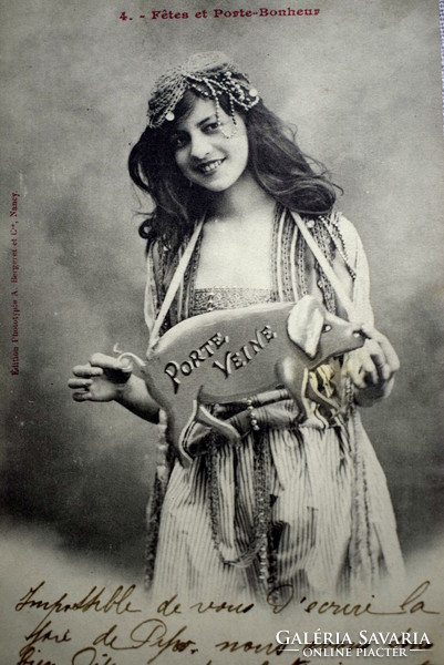 Antik  fotó képeslap vidám hölgy malaccal