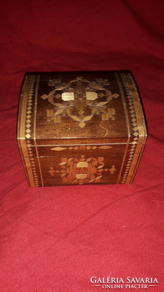Antique beautiful inlaid wood small treasure chest with treasures in good condition 9 x 6 x 7 cm as shown in pictures
