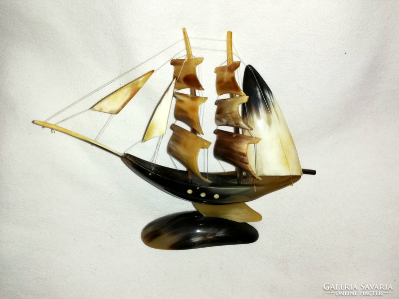 Vintage, ritka, hibátlan vitorlás hajó eredeti csont, szaruból