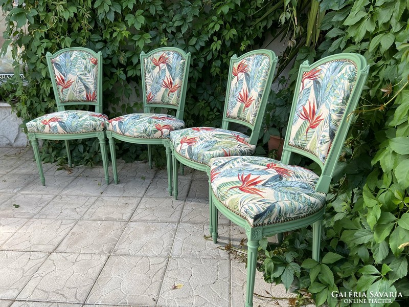 Négy db zöldre festett klasszicista-Provence kárpitos támlás szék egyben