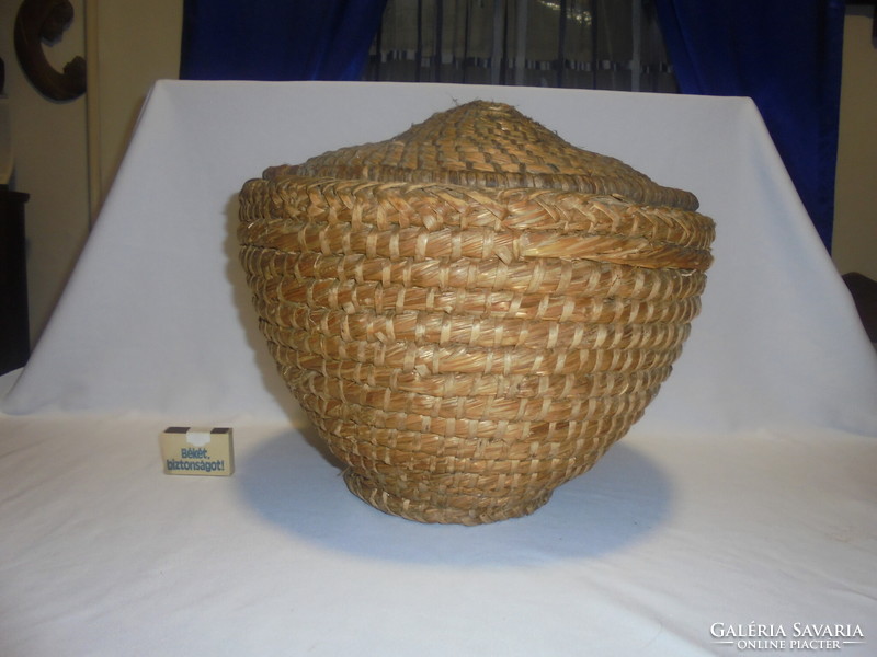 Old straw basket with a woven lid, basket 