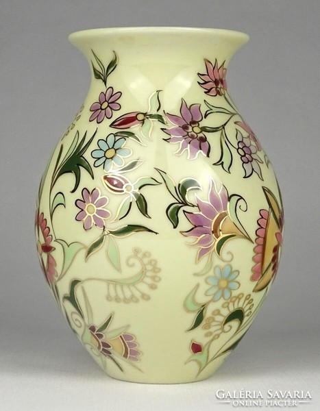 1N094 Ritka virágmintás vajszínű Zsolnay porcelán váza 13 cm