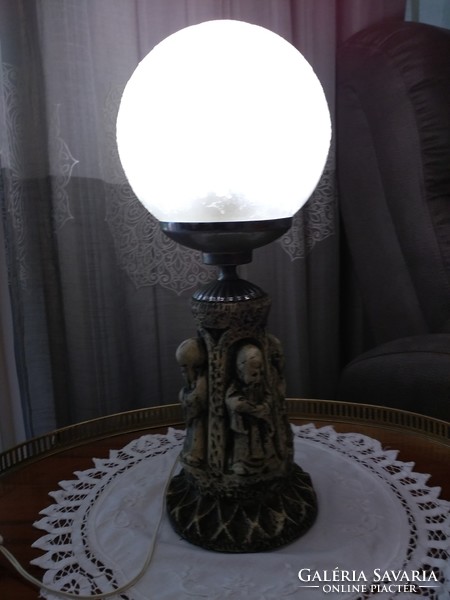 Antik asztali lámpa, zsirkőbe faragott keleti négy bölcs