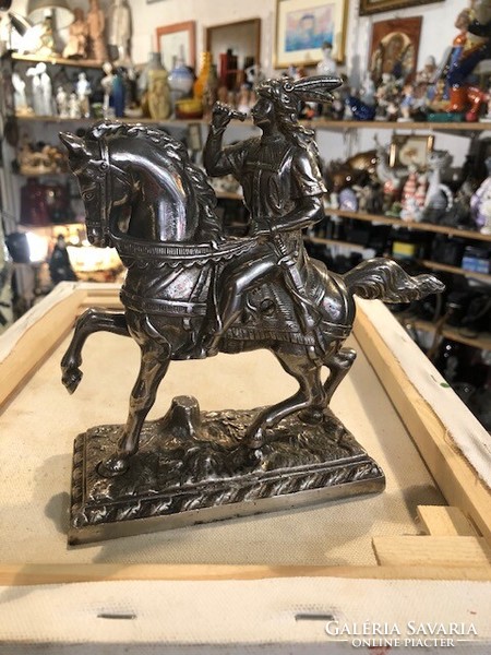 Equestrian statue made of metal, beautiful casting, 18 x 18 cm work.