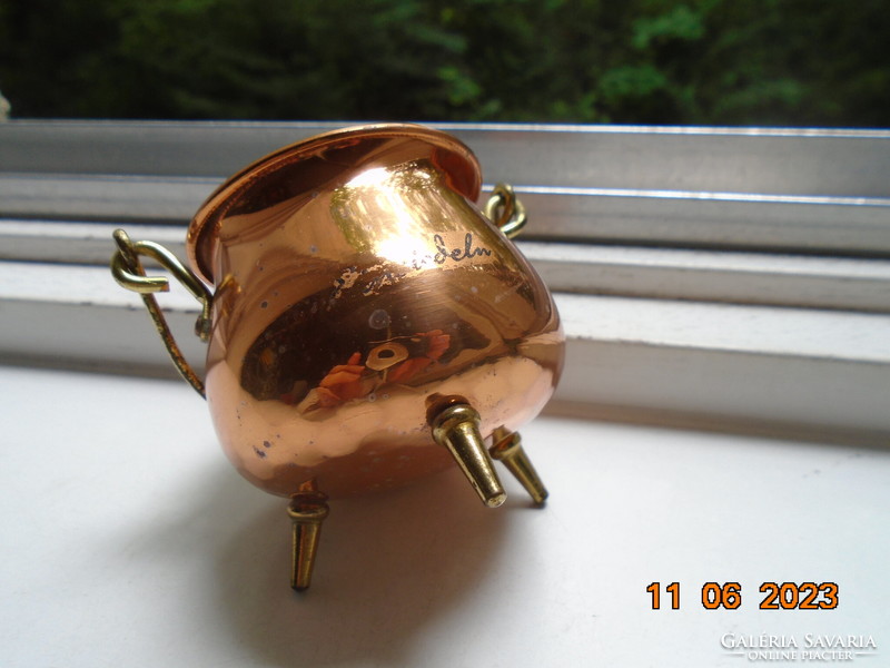 Hand-made shiny red copper decorative caspo on 3 brass legs