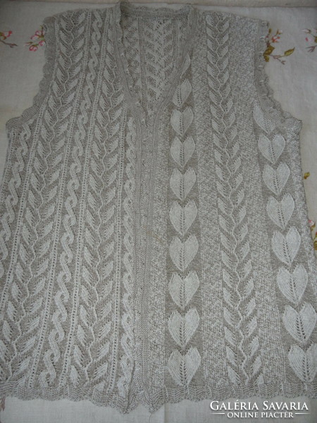 Older women's lace vest (l / xl)