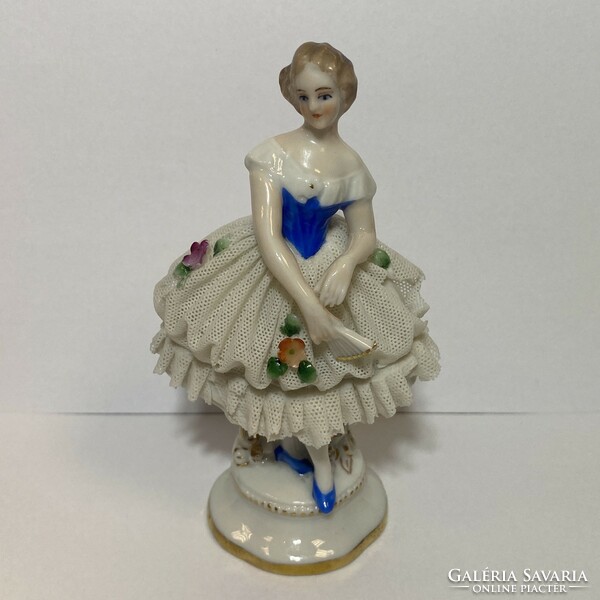 Antique capodimonte porcelain girl statue