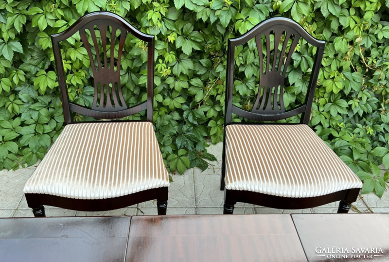 6 upholstered chairs in antique style