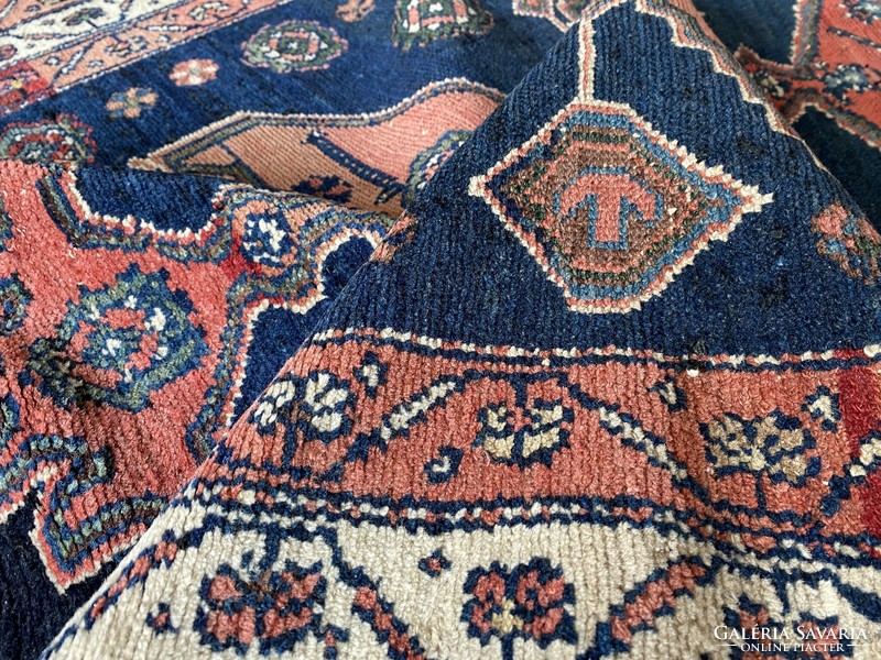 Antique Iranian Hamadan Persian carpet 195x118