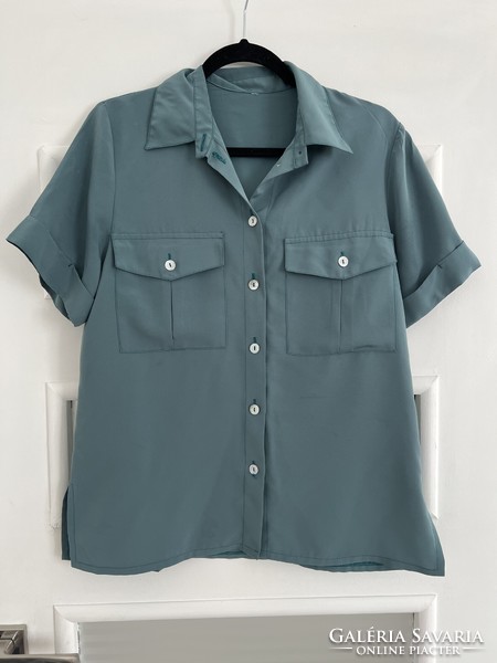 Quality Hungarian product green shirt with shell buttons