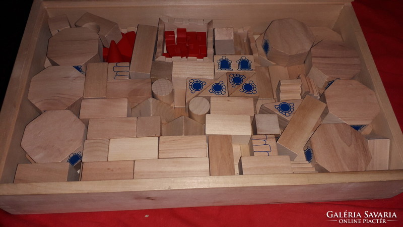 Retro várépító játék fa kocka több mint 5 kg dobozával szép állapotban a képek szerint