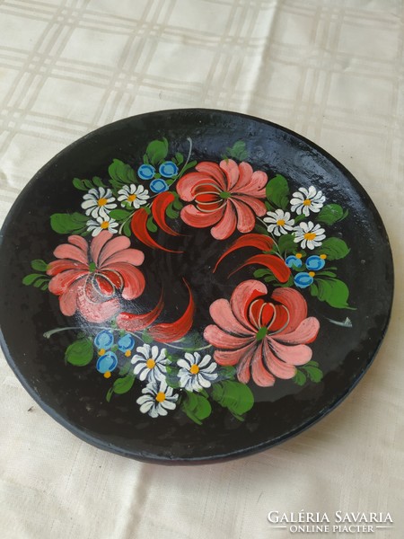 Black, pink, ceramic wall plate, wall decoration for sale!