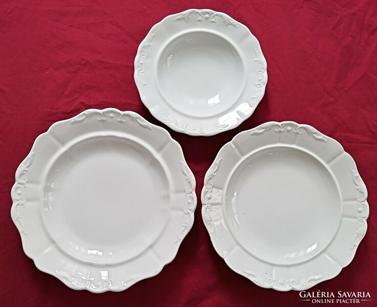 Old white porcelain bowls with an indamine pattern, 29-30cm each