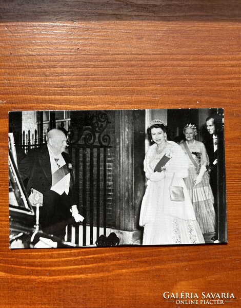 II. Queen Elizabeth's photo