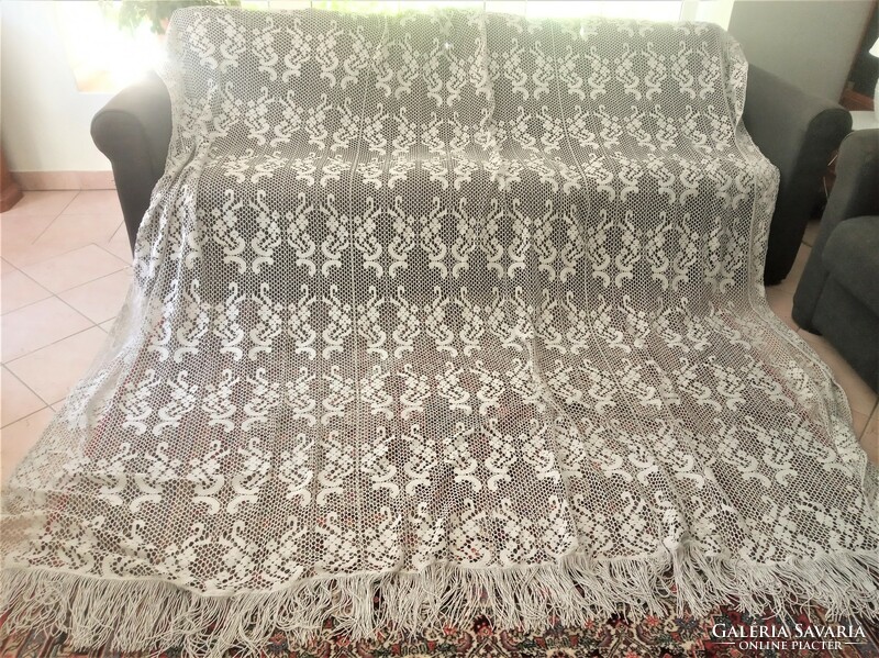 Antique lace curtain - 280x285 cm