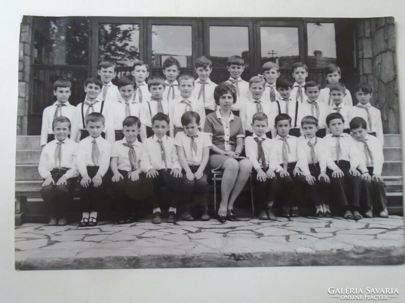 Za45.142 Old photo - class picture - Kassa street primary school xviii ker - 1973k