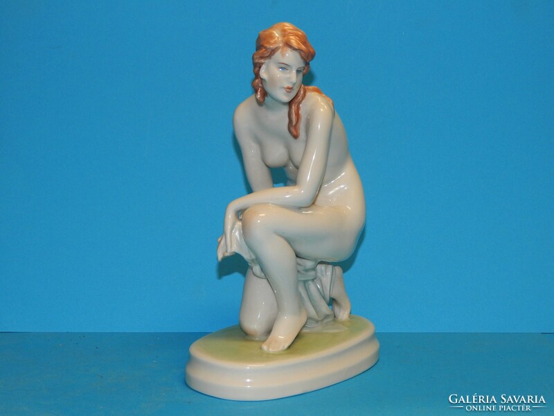 Hibátlan Zsolnay minőségi figurális porcelán