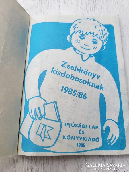 Kisdobos zsebkönyvek párban_1985-1986 és 1986-1987
