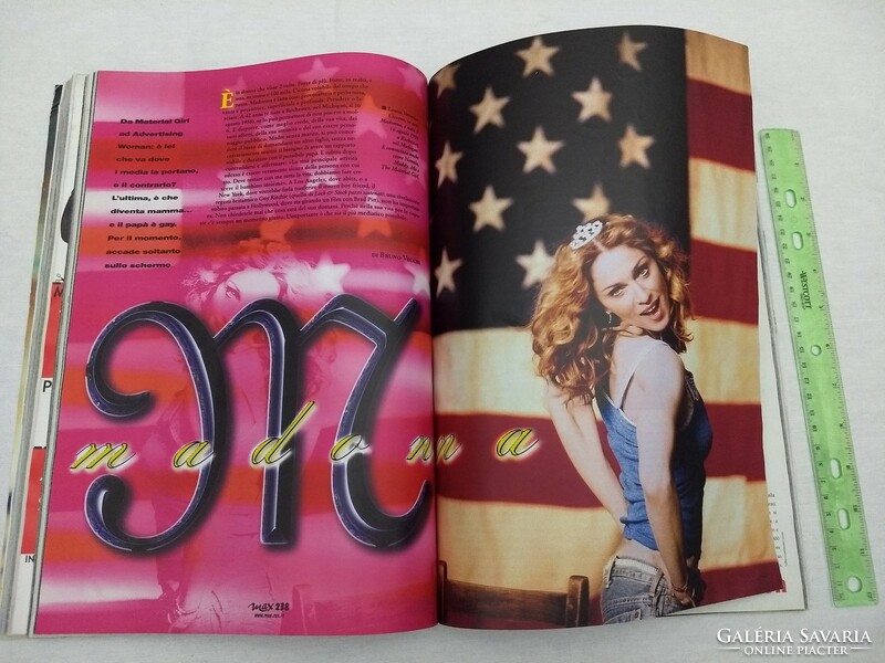 Max magazin (olasz) 00/4 Anna Valle Madonna Pink Floyd Fiona Apple Jude Law R Fiennes S Weaver