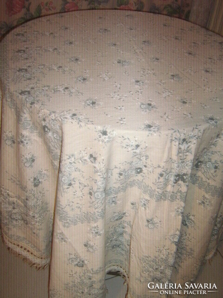 Gyönyörű ﻿vintage virágos rojtos szélű szőttes ágyterítő ágytakaró