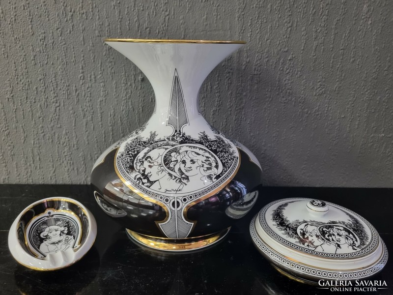 3db Hollóházi Jurcsák porcelán váza  bonbonier és hamutál csomag - 51404